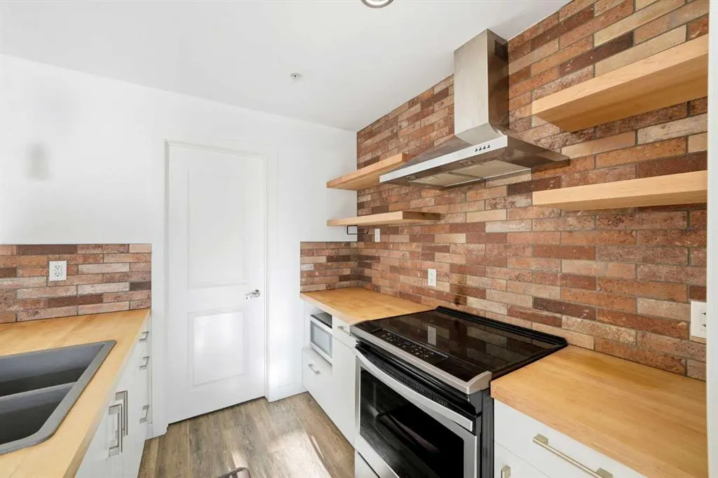 540 34 Street NW #107