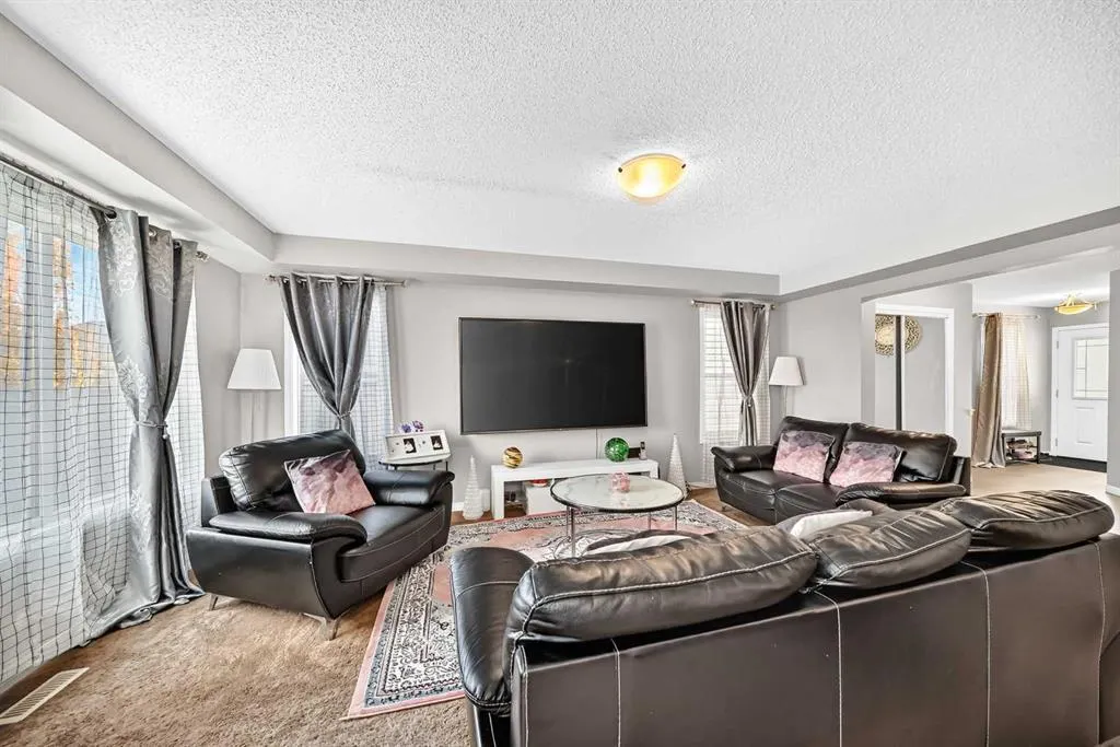 151 Windwood Grove SW