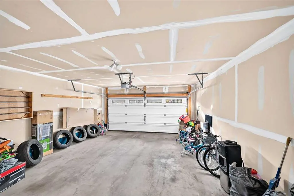 151 Windwood Grove SW