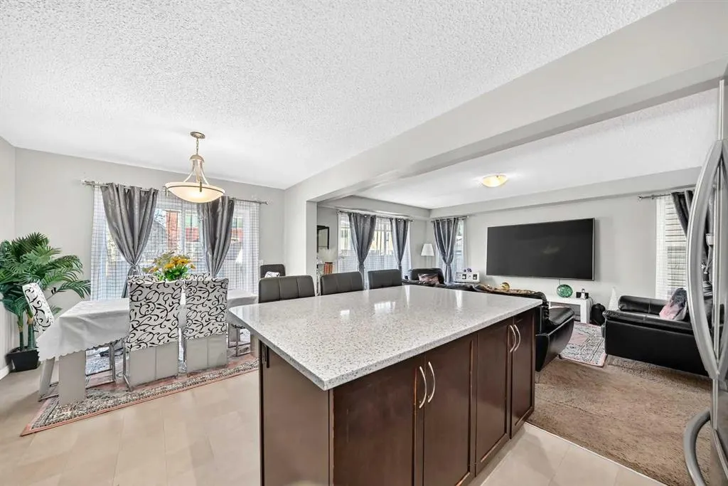 151 Windwood Grove SW