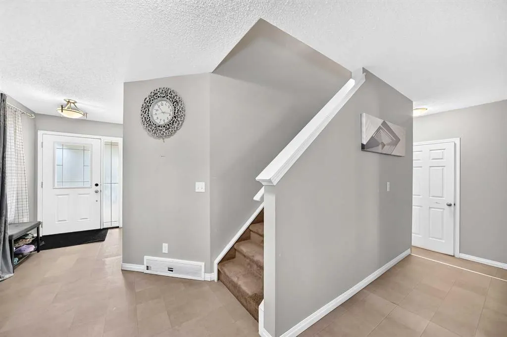 151 Windwood Grove SW