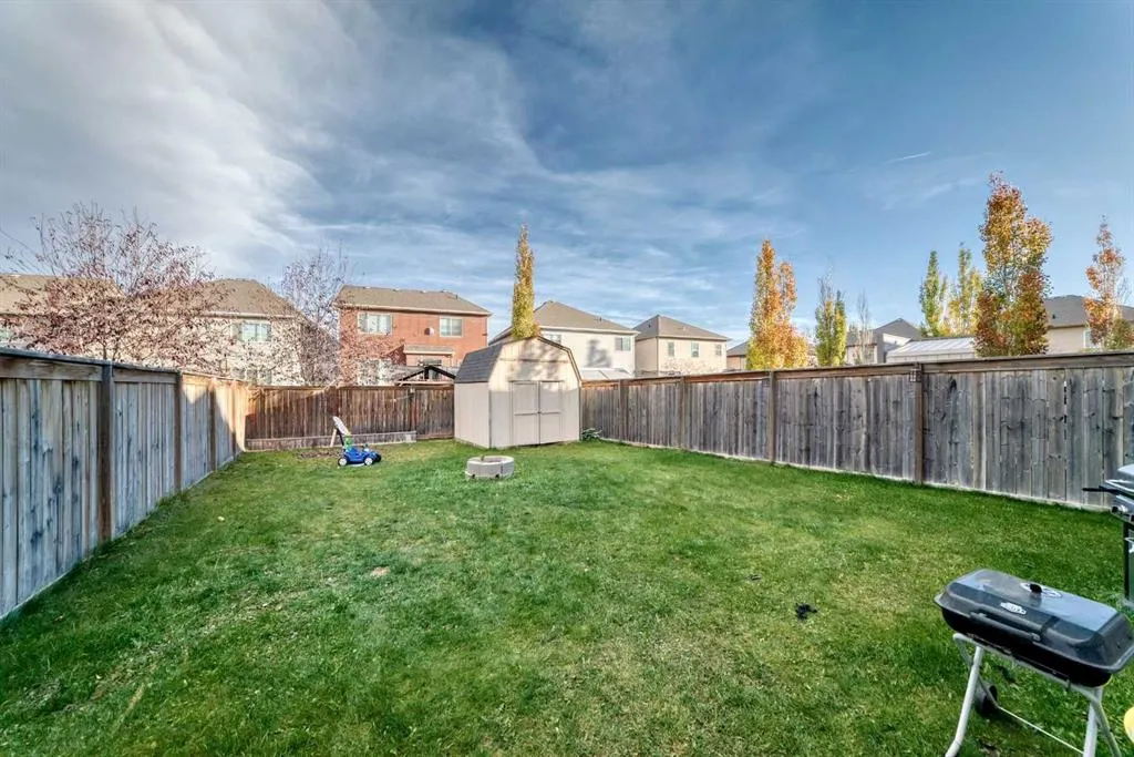 151 Windwood Grove SW