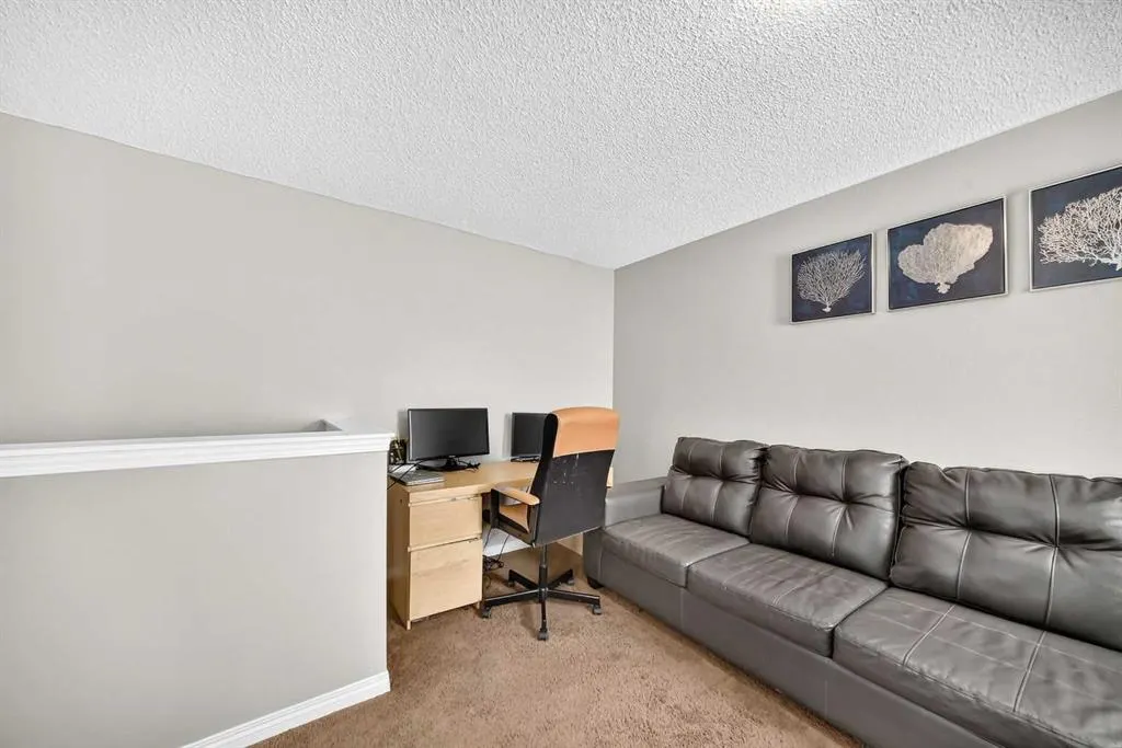 151 Windwood Grove SW