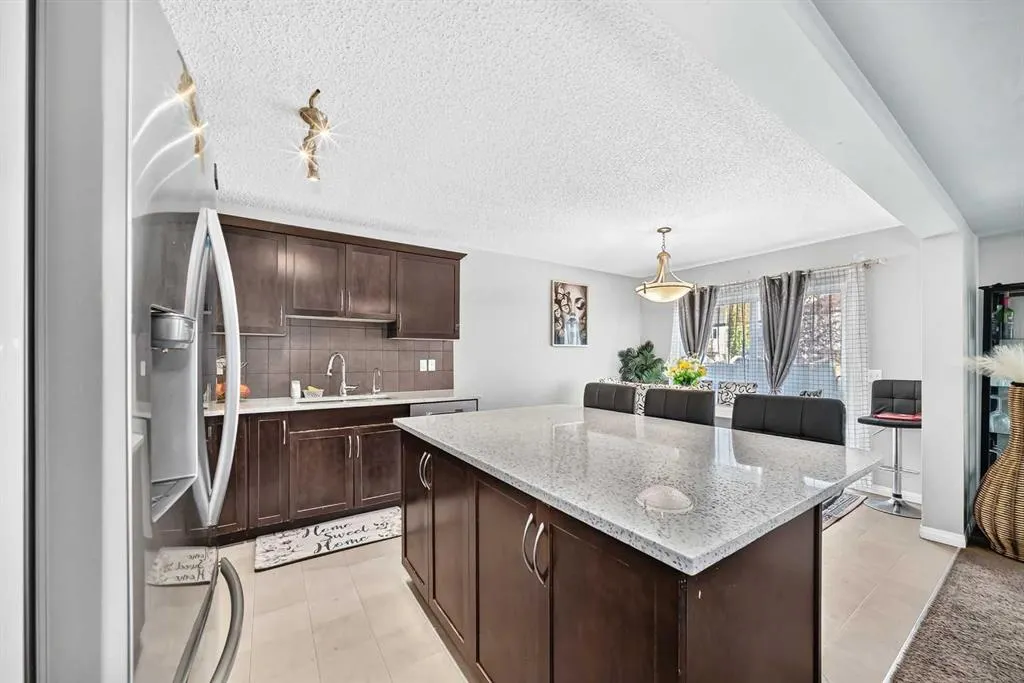 151 Windwood Grove SW