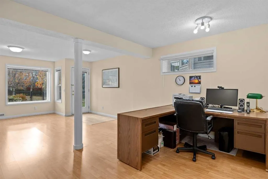 3 Tuscany Meadows Crescent NW