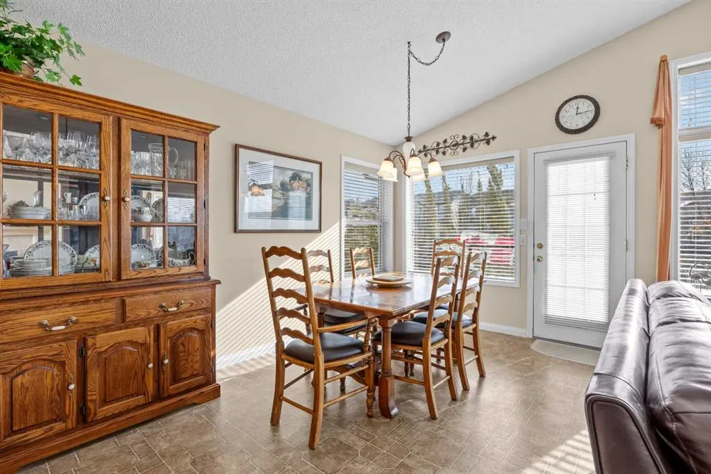 3 Tuscany Meadows Crescent NW