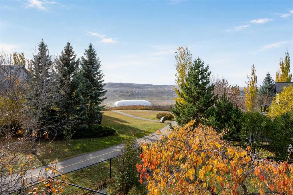 3 Tuscany Meadows Crescent NW