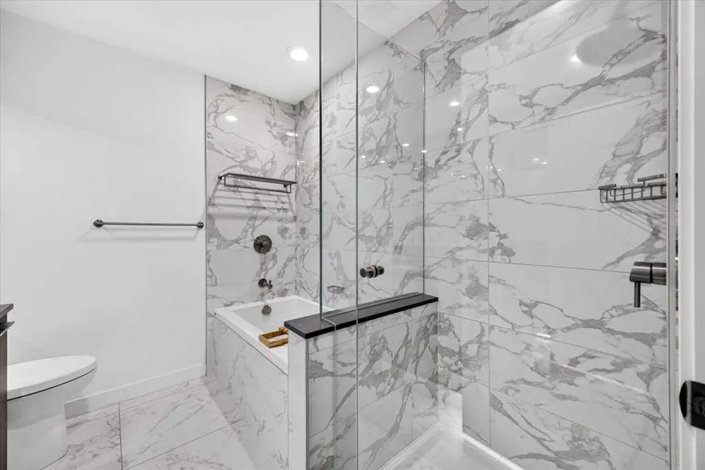 88 9 Street NE #304