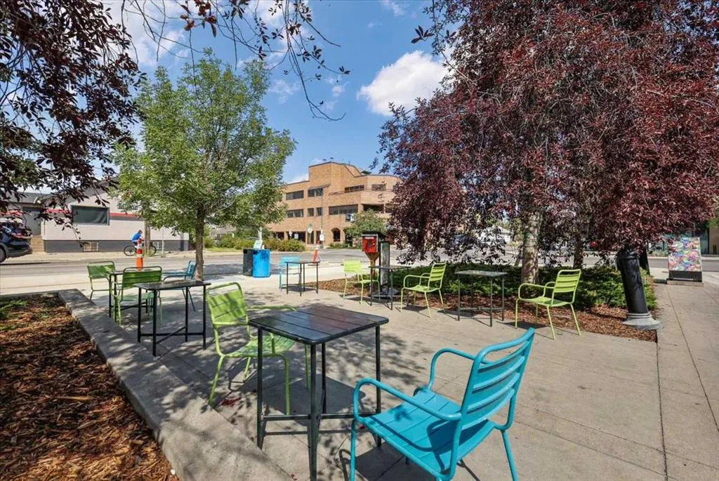 88 9 Street NE #304