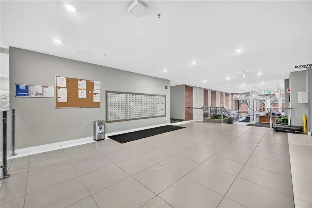 88 9 Street NE #304