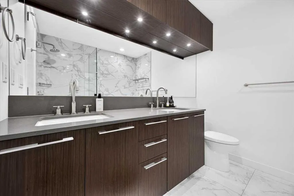 88 9 Street NE #304