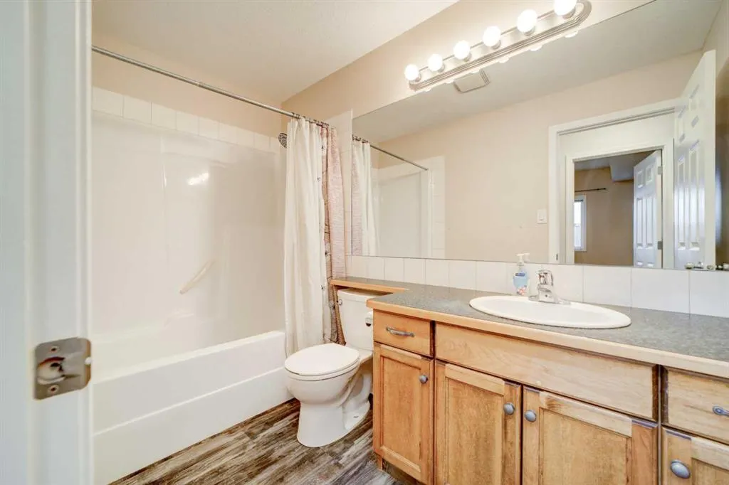 125 Silkstone Road W #4