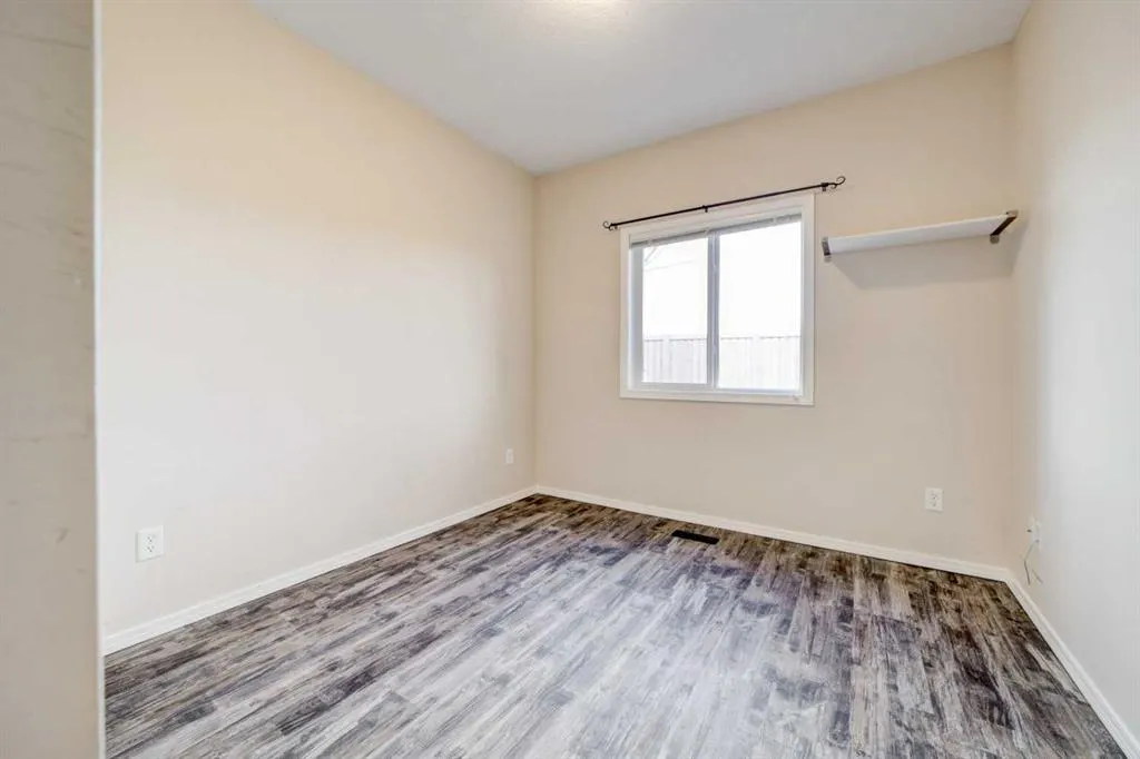125 Silkstone Road W #4