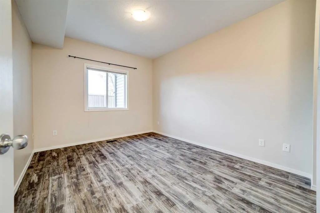 125 Silkstone Road W #4