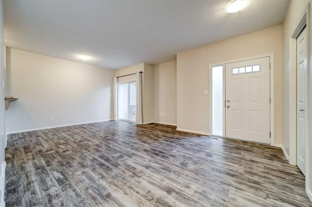 125 Silkstone Road W #4