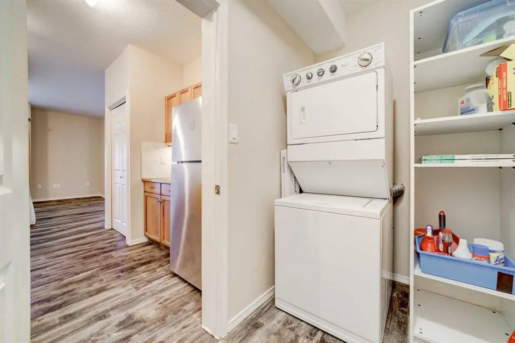 125 Silkstone Road W #4