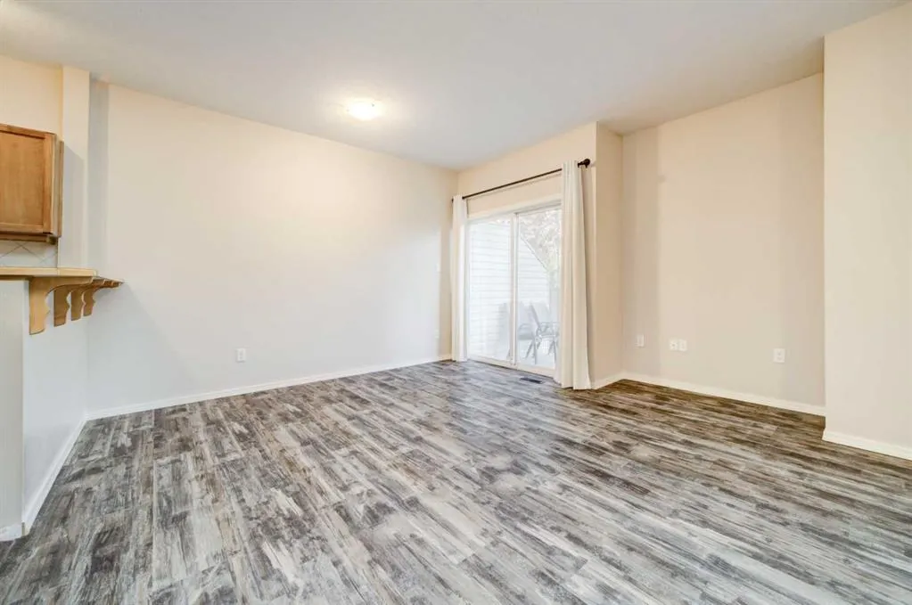 125 Silkstone Road W #4