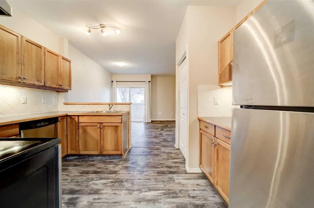 125 Silkstone Road W #4
