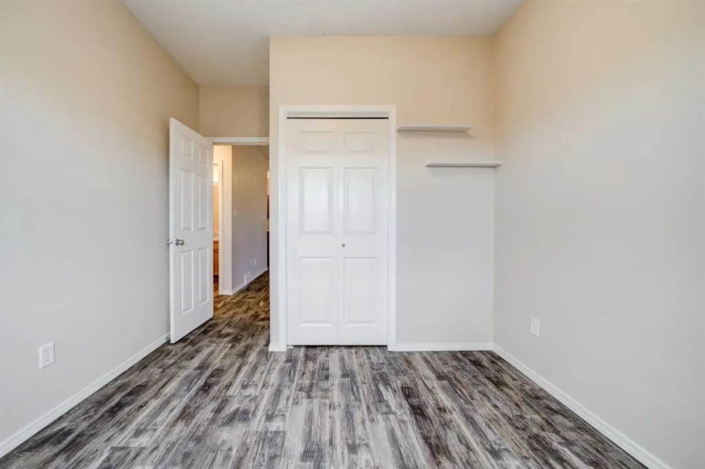 125 Silkstone Road W #4