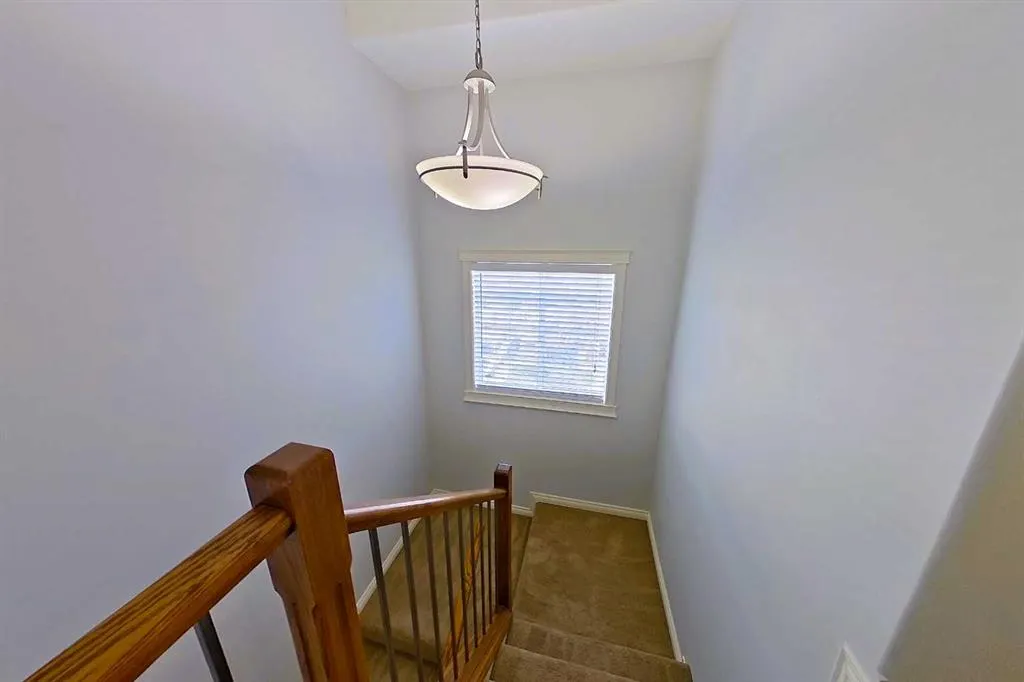 116 6 Avenue NE #106