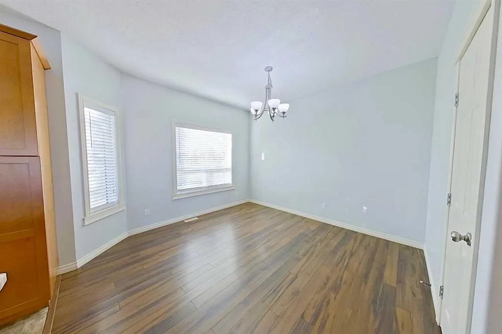 116 6 Avenue NE #106