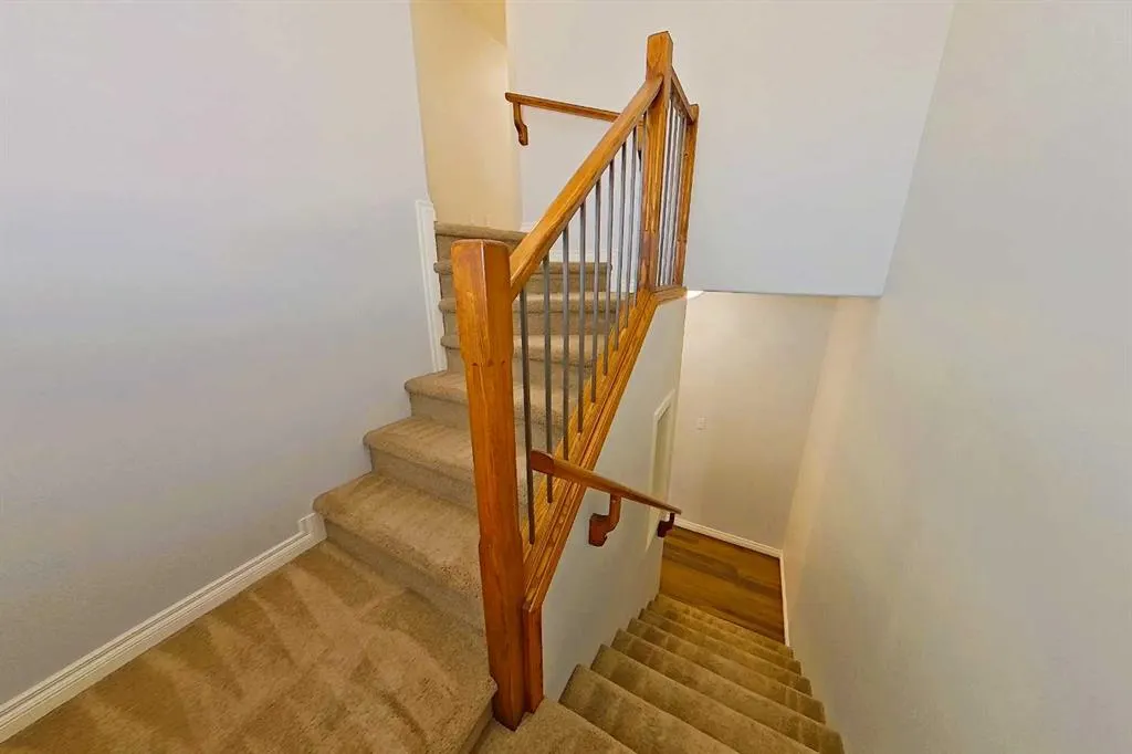 116 6 Avenue NE #106