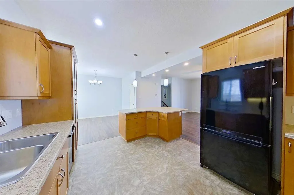 116 6 Avenue NE #106