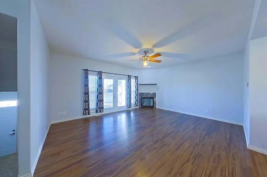 116 6 Avenue NE #106