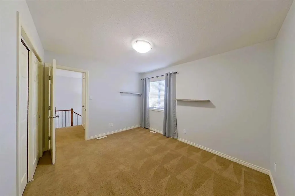116 6 Avenue NE #106