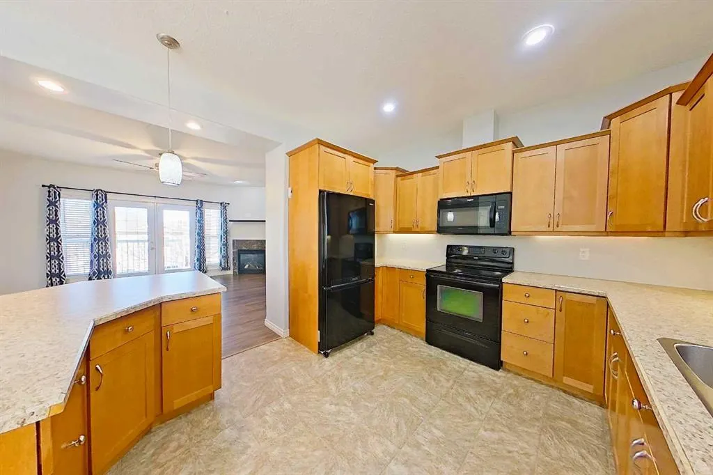 116 6 Avenue NE #106