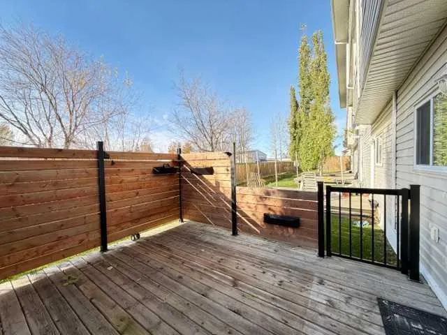 116 6 Avenue NE #106