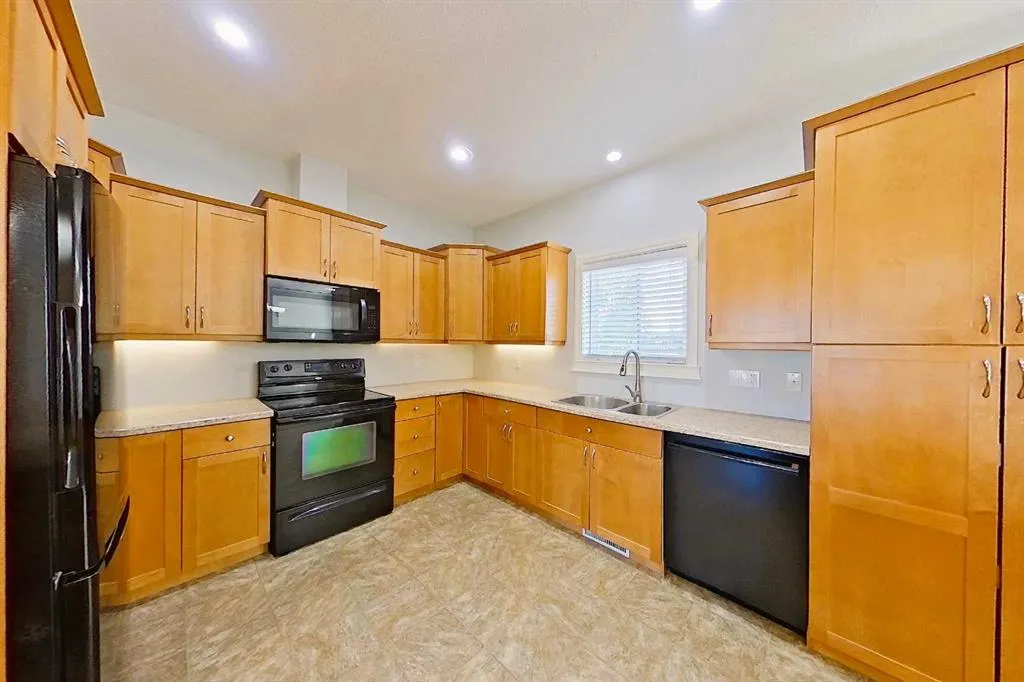 116 6 Avenue NE #106