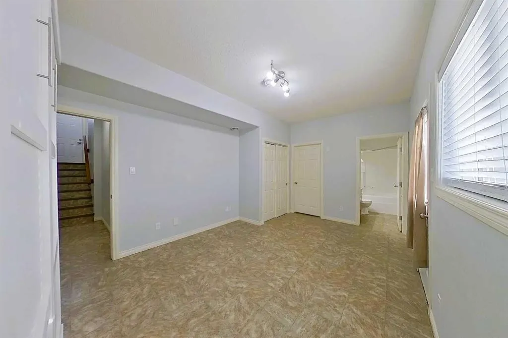 116 6 Avenue NE #106