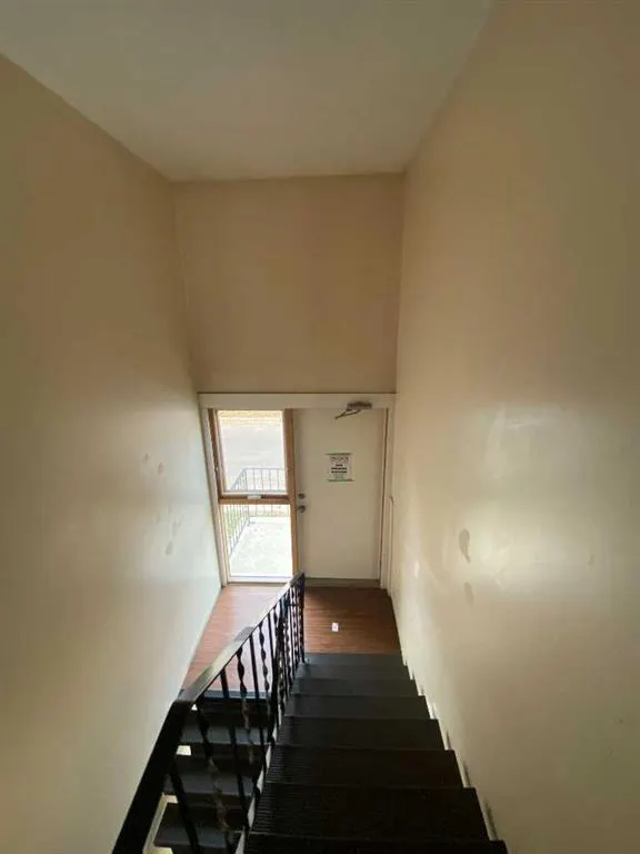 104 1 Street E #1-12
