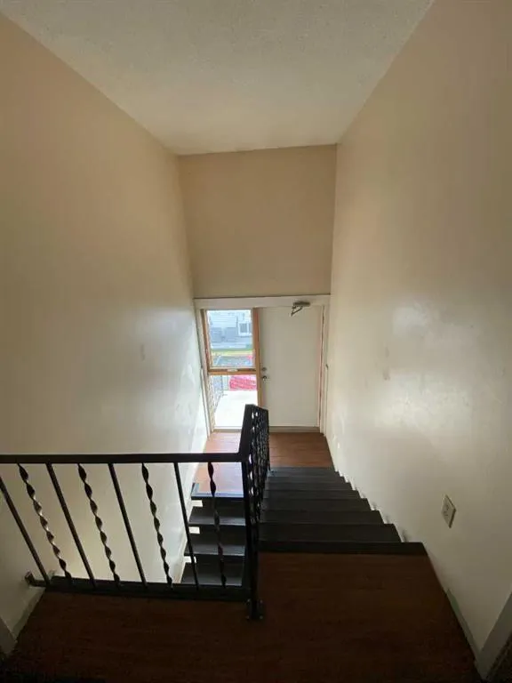 104 1 Street E #1-12