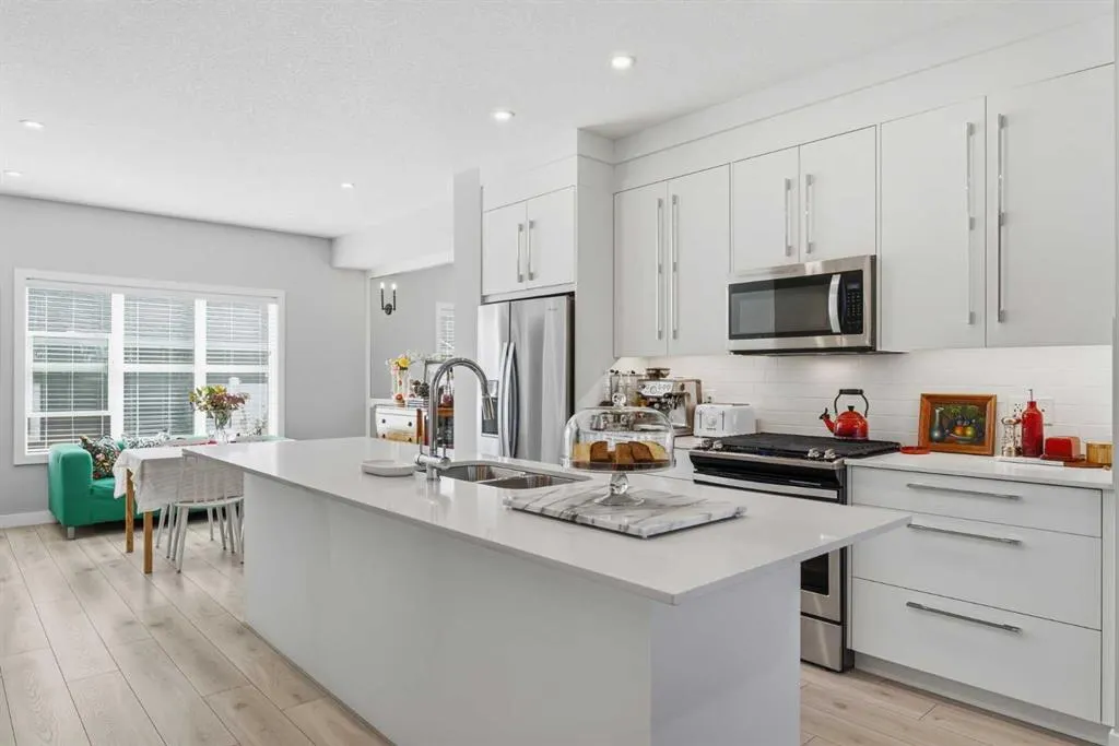 416 West Lakeview Drive