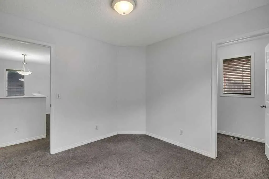 105 Saddlecrest Green NE