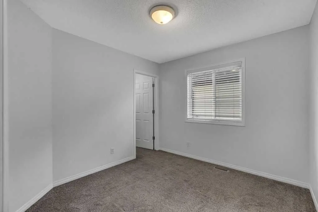 105 Saddlecrest Green NE