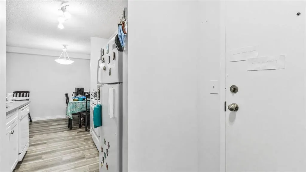 5555 FALSBRIDGE Drive NE #103
