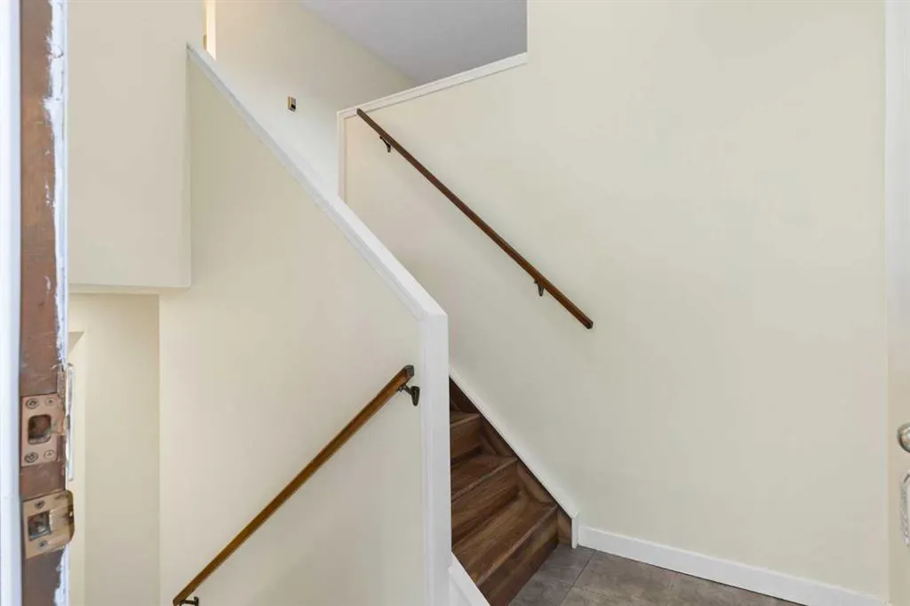 20 Dalhousie Crescent NW