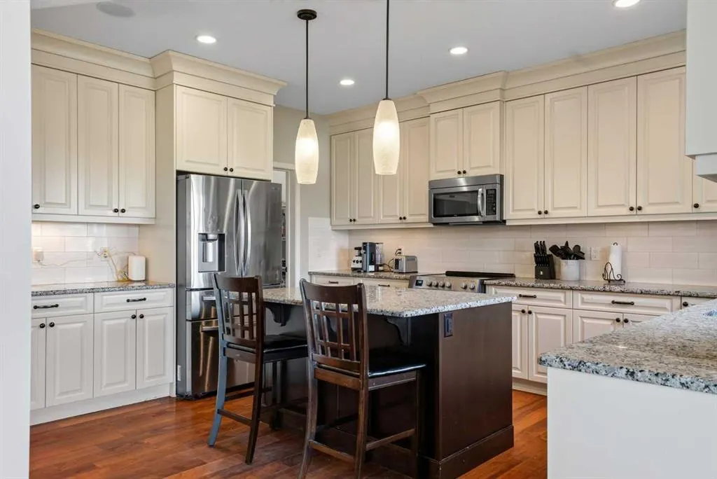 76 Auburn Glen Heights SE