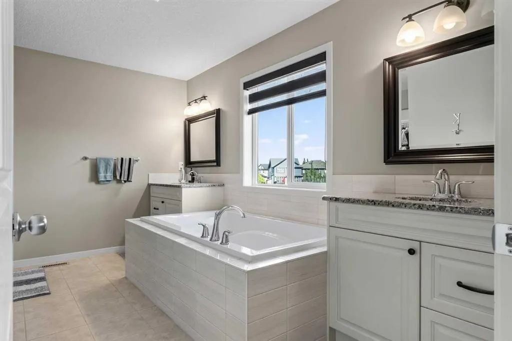 76 Auburn Glen Heights SE