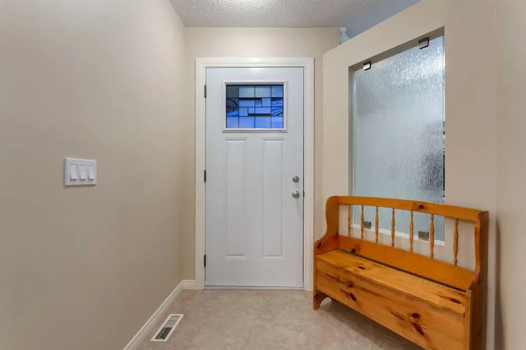 4 ARBOUR CLIFF Court NW