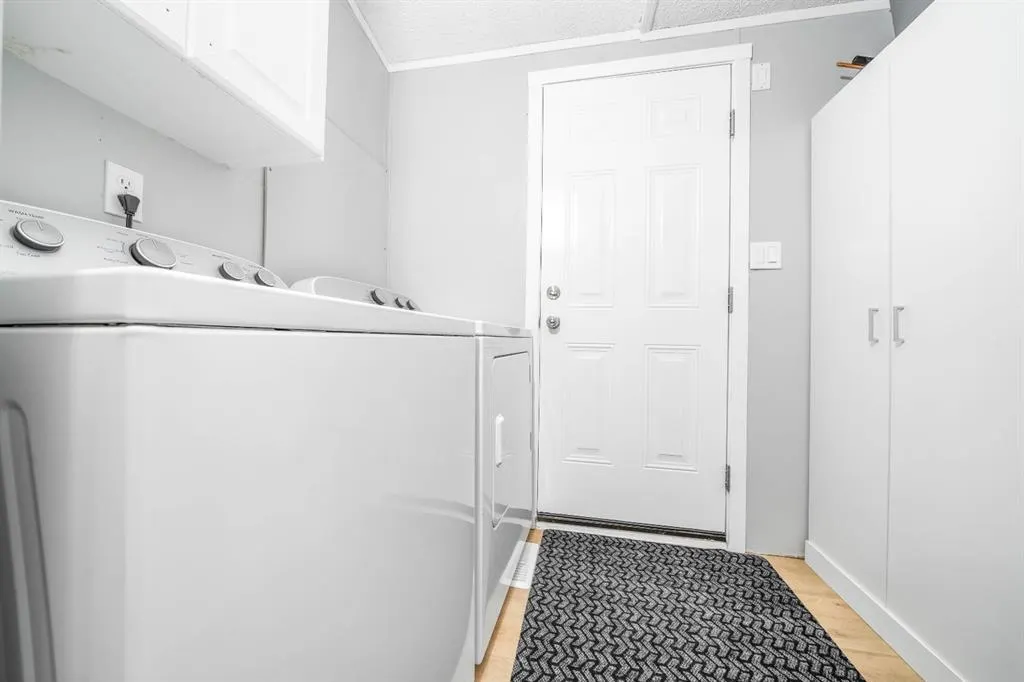 140 Birch Street W