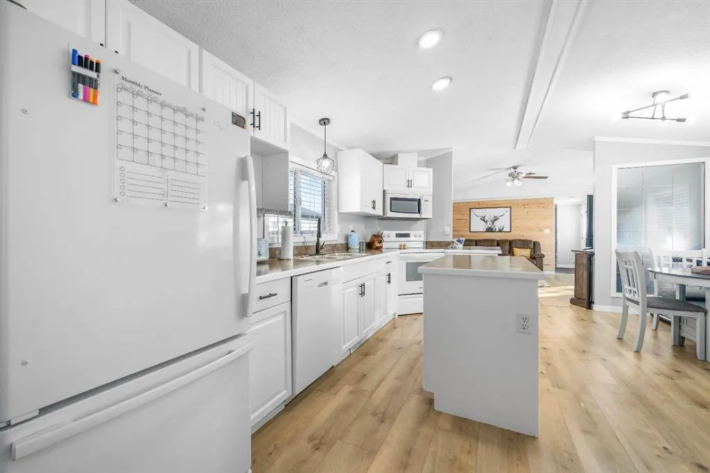 140 Birch Street W