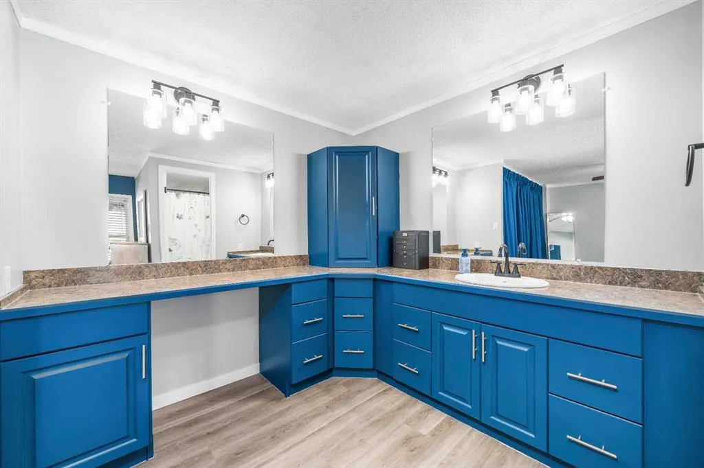 140 Birch Street W