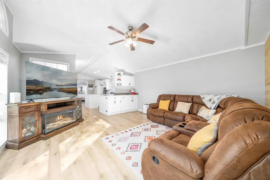 140 Birch Street W