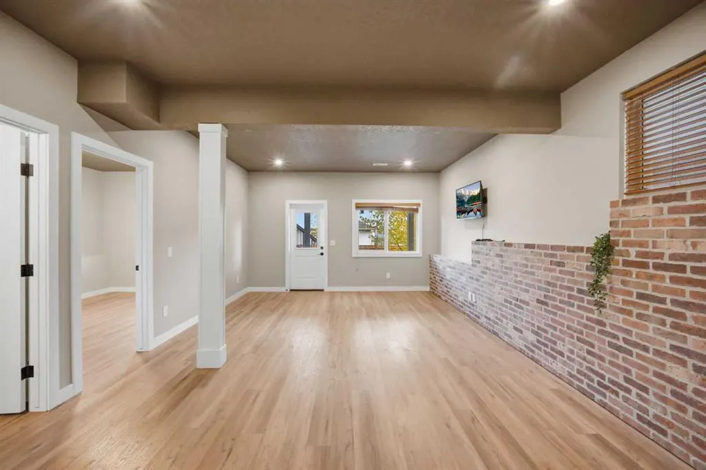 110 Baysprings Gardens SW