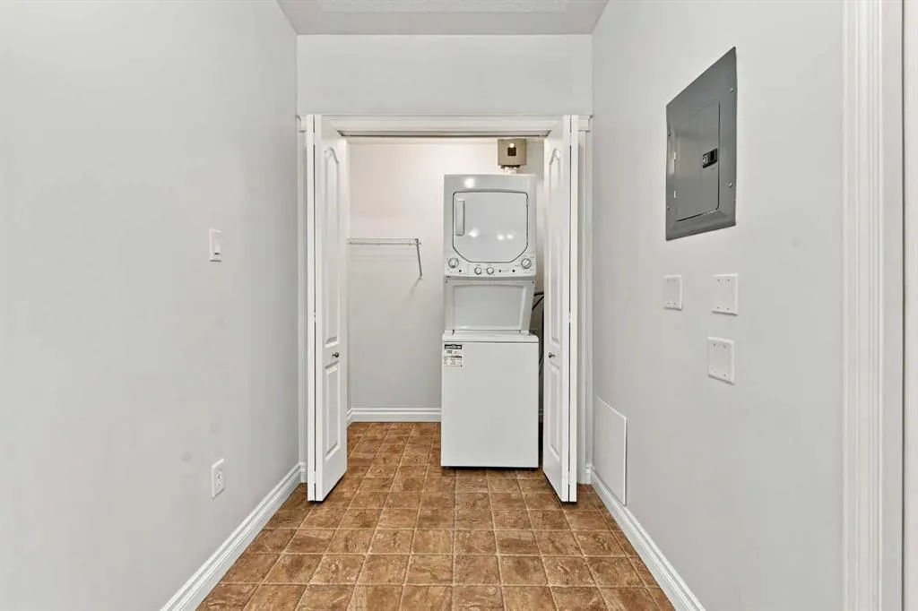 30 Discovery Ridge Close SW #305