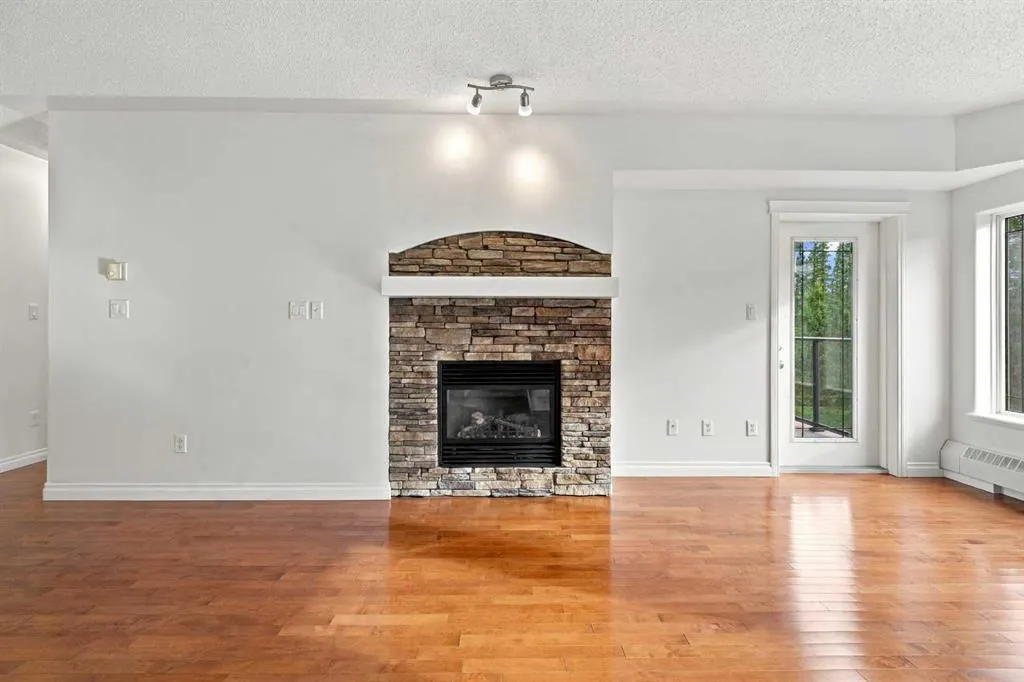 30 Discovery Ridge Close SW #305